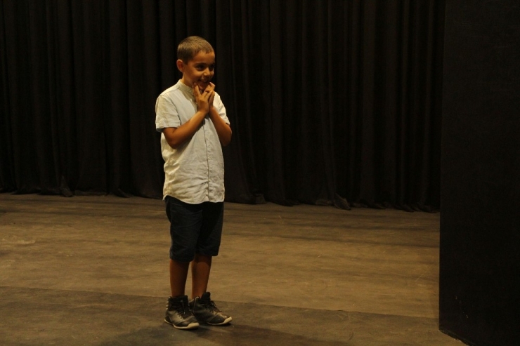 Kuşadası Belediyesi Çocuk Ve Gençlik Tiyatrosu Seçmeleri Tamamlandı