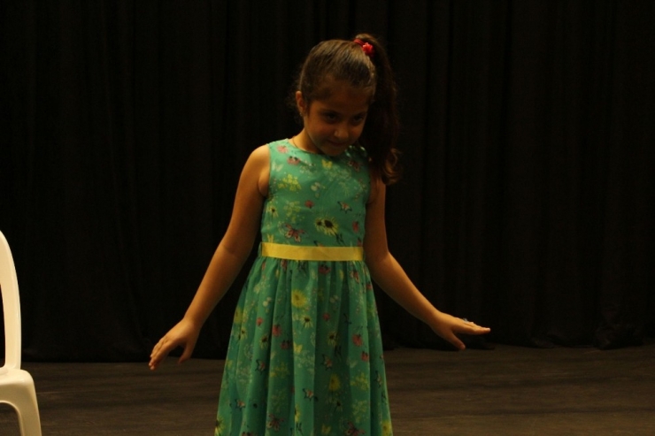 Kuşadası Belediyesi Çocuk Ve Gençlik Tiyatrosu Seçmeleri Tamamlandı