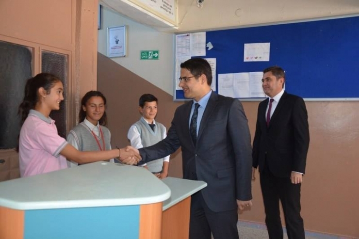 Selendi’de Kütüphane Seferberliği