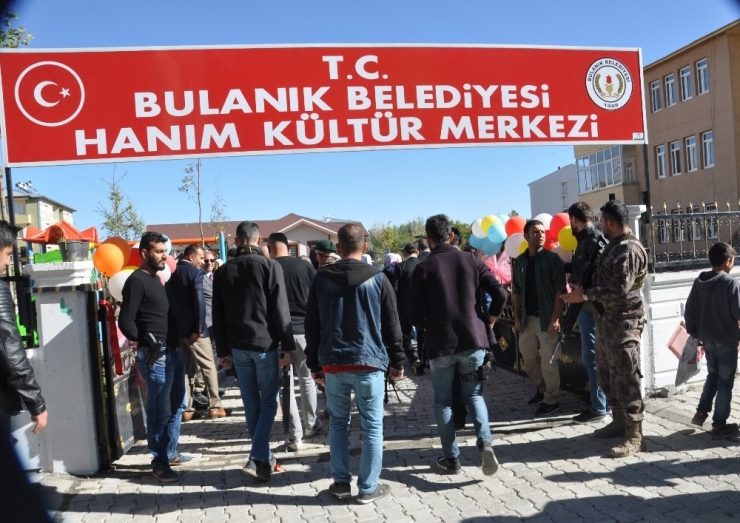 Muş’ta Hanım Kültür Merkezi Açıldı