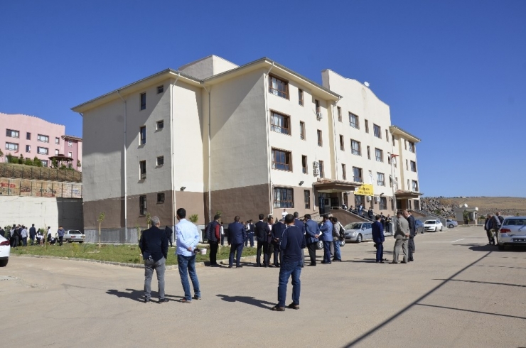 Şehit Öğretmen Necmettin Yılmaz Anısına Kütüphane Kuruldu