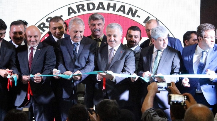 Bakan Arslan: "Bakü-tiflis-kars Demiryolu Hattı 30 Ekim’de İlk Resmi Seferini Yapacak”