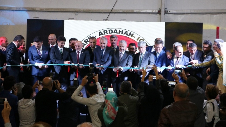 Bakan Arslan: "Bakü-tiflis-kars Demiryolu Hattı 30 Ekim’de İlk Resmi Seferini Yapacak”