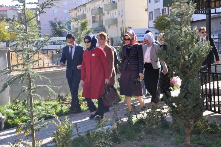 Muş’ta Hanım Kültür Merkezi Açıldı