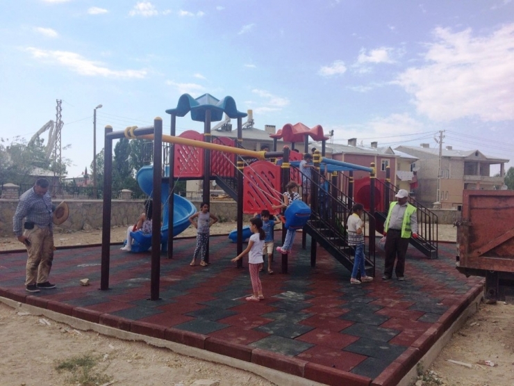 Edremit’te Tüm Parklar Yenileniyor