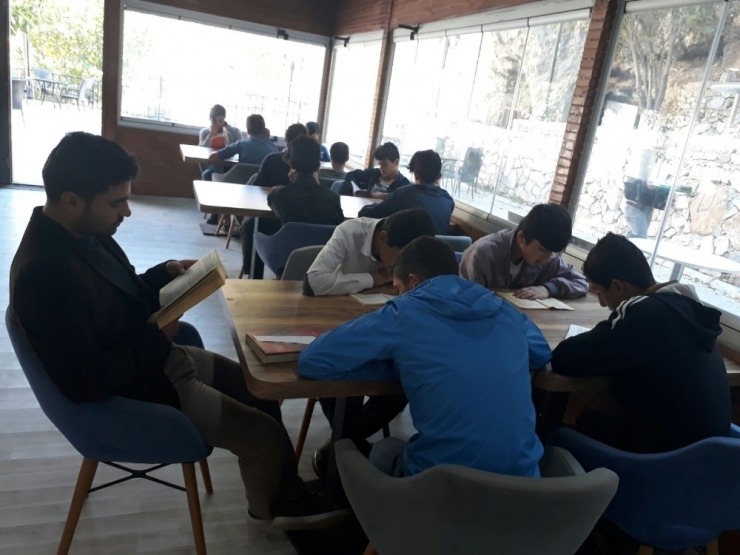 Bahçesaray Çok Programlı Anadolu Lisesi Müdürlüğünden Anlamlı Etkinlik