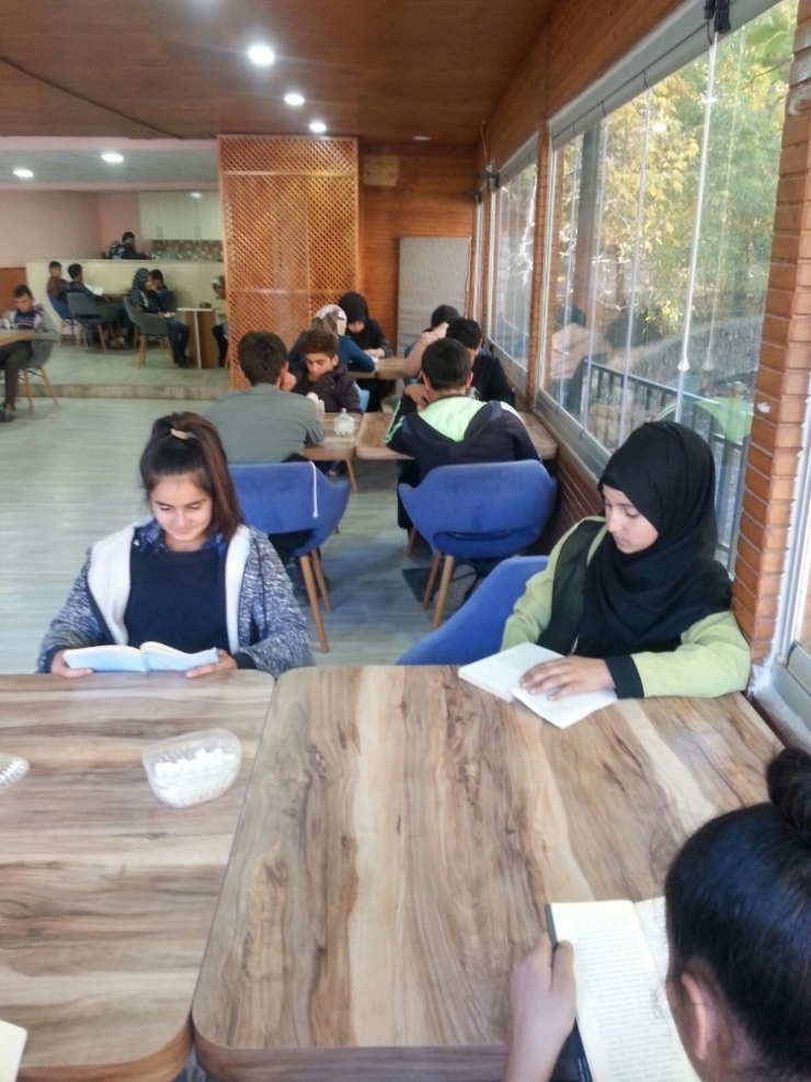 Bahçesaray Çok Programlı Anadolu Lisesi Müdürlüğünden Anlamlı Etkinlik