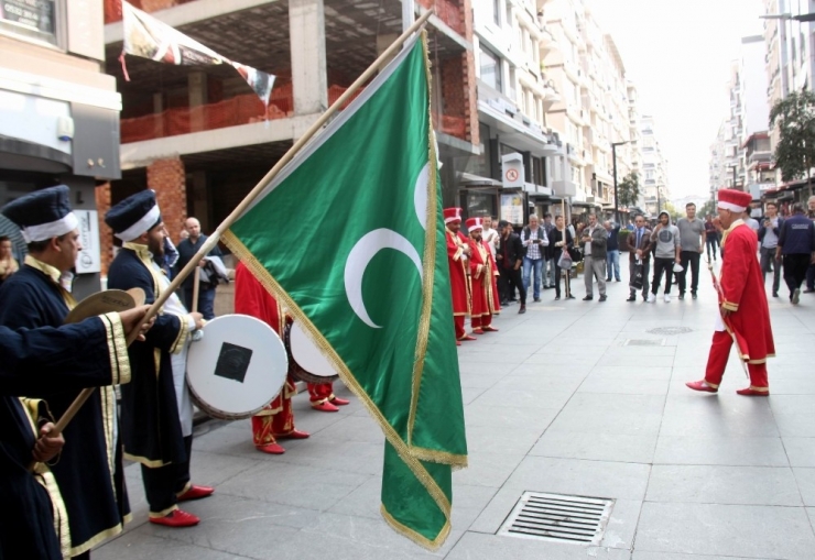 Cadde Ortasında Mehter Gösterisi