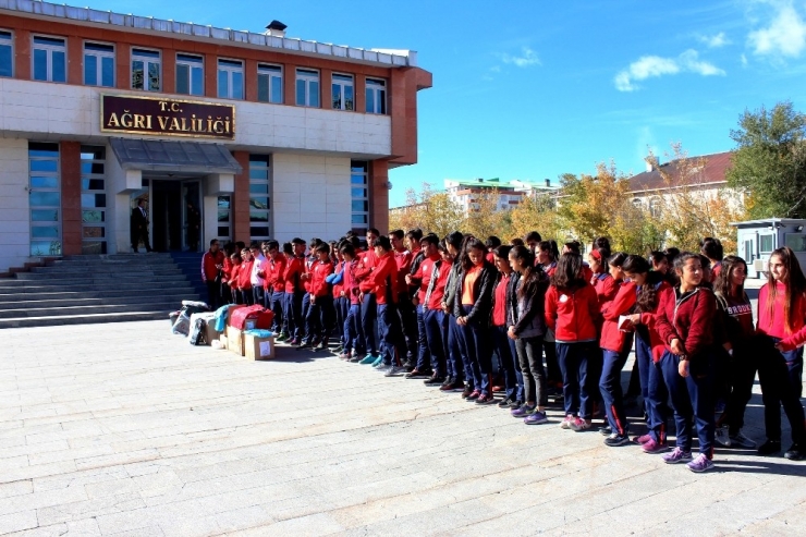 Ağrı’da Amatör Spor Kulüplerine Malzeme Yardımı