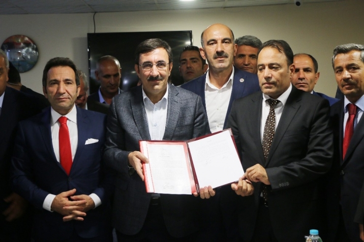 Ak Parti Genel Başkan Yardımcısı Cevdet Yılmaz Bingöl’de