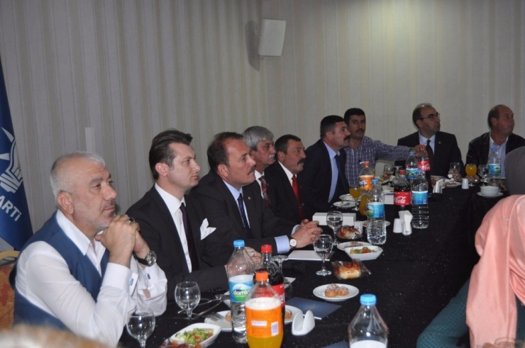 Ak Parti’de Muhtarlar Buluşması