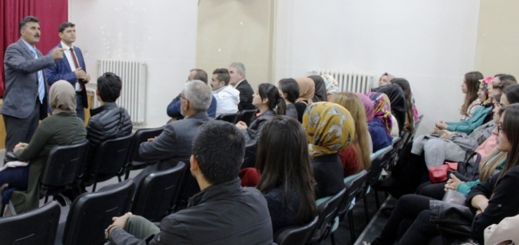 Ücretli Öğretmenlere Seminer