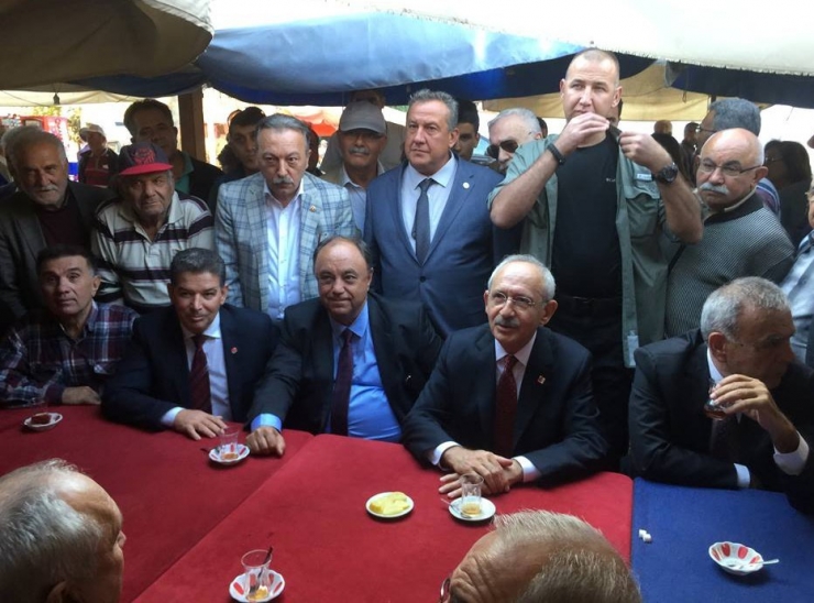 92 Yaşındaki Yaşlı Amca Kılıçdaroğlu’nu Görmeye Geldi