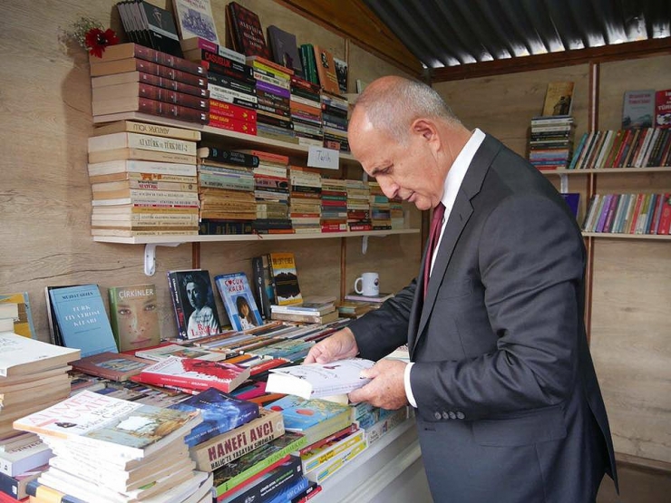 Büyükçekmece Belediyesi’nden "Al Götür Oku Getir" Köşesi