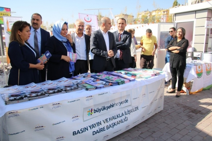 Büyükşehir’den Kanserden Korunma Ve Erken Teşhis Standı