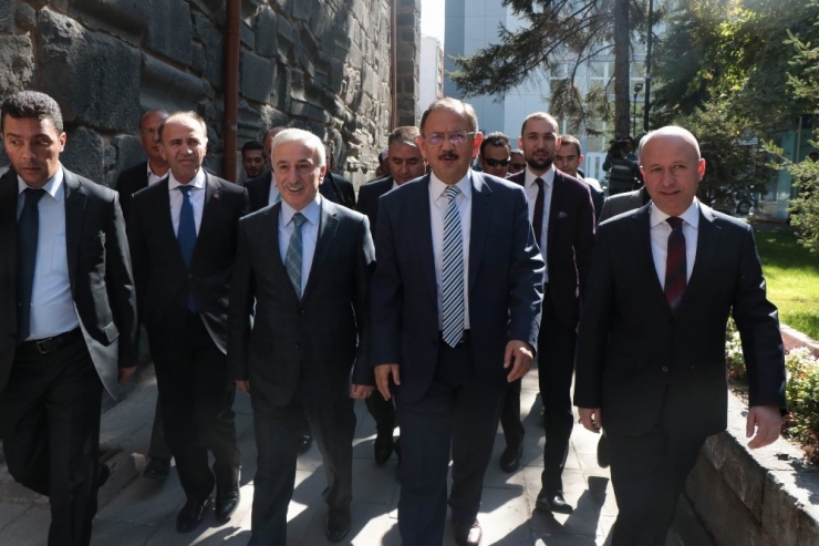 Bakan Özhaseki: “Kalkınma Hızında Avrupa’da Birinciyiz”