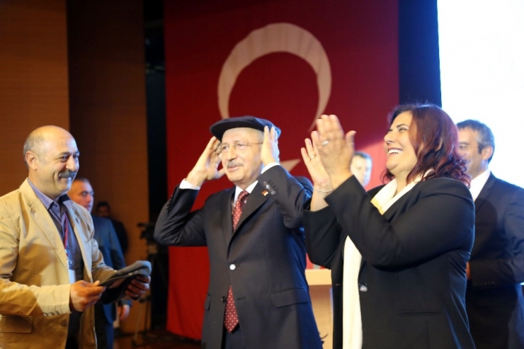 Kılıçdaroğlu: “Belediye Başkanlarının İstifa Ettirilmeye Zorlanması Milli İradeye Haksızlıktır”