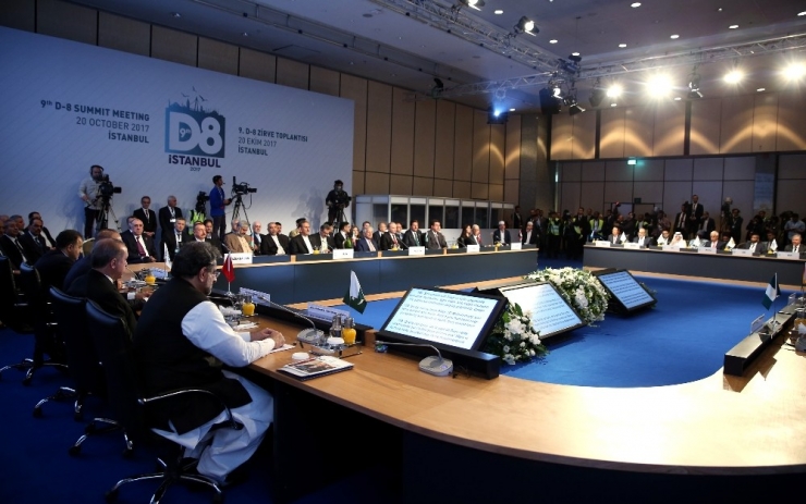 Cumhurbaşkanı Erdoğan: "Birileri Kasıtlı Bir Şekilde İslamla Terörizmi, Müslümanla Teröristi Özdeşleştirmeye Çalışıyor"