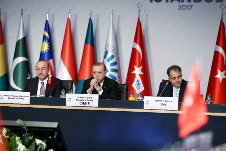 Cumhurbaşkanı Erdoğan: "Birileri Kasıtlı Bir Şekilde İslamla Terörizmi, Müslümanla Teröristi Özdeşleştirmeye Çalışıyor"