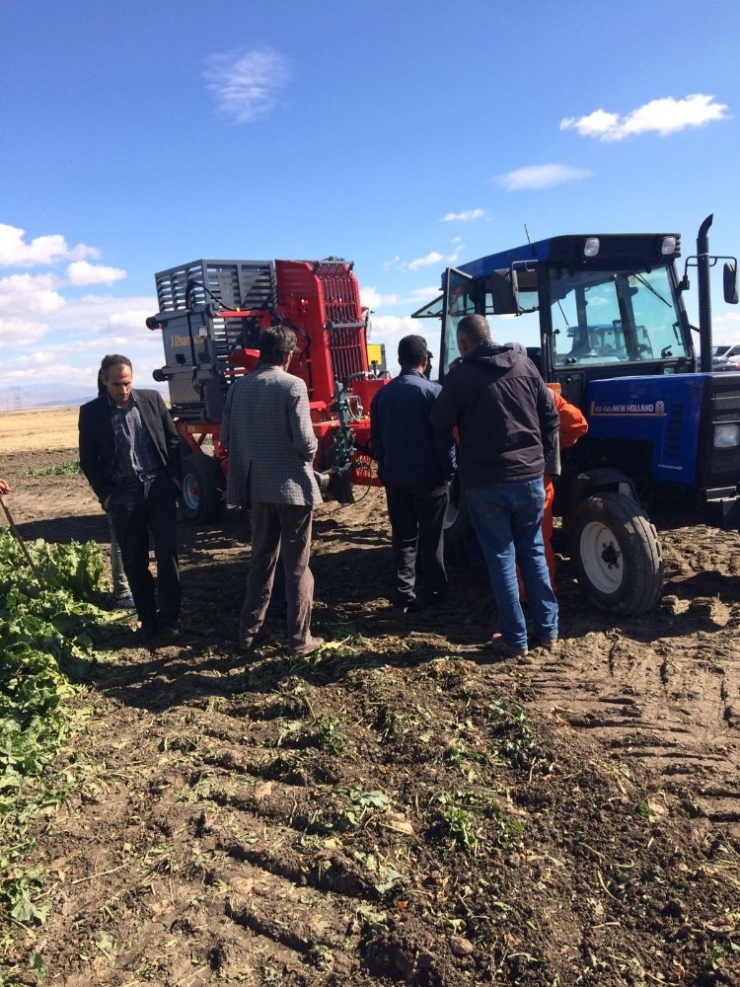 Dap İdaresi Makine Desteğiyle Çiftçinin Yüzünü Güldürdü