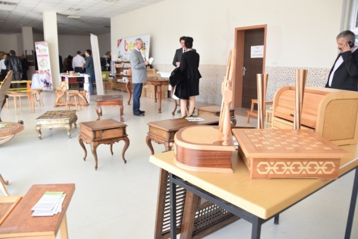 Mobilya Endüstrisi Konuşuldu