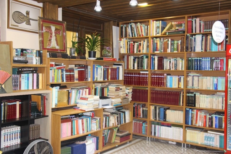 İsminin Hakkını Veren Kıraathane