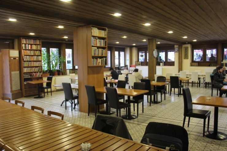 İsminin Hakkını Veren Kıraathane