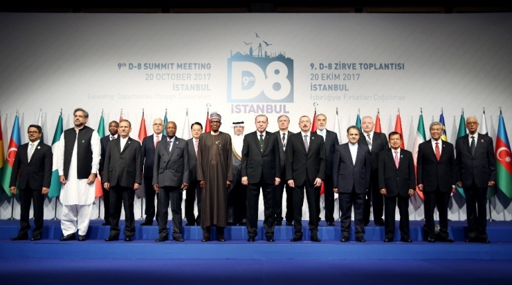 D-8 Zirvesine Katılan Devlet Ve Hükümet Başkanları Aile Fotoğrafı Çektirdi