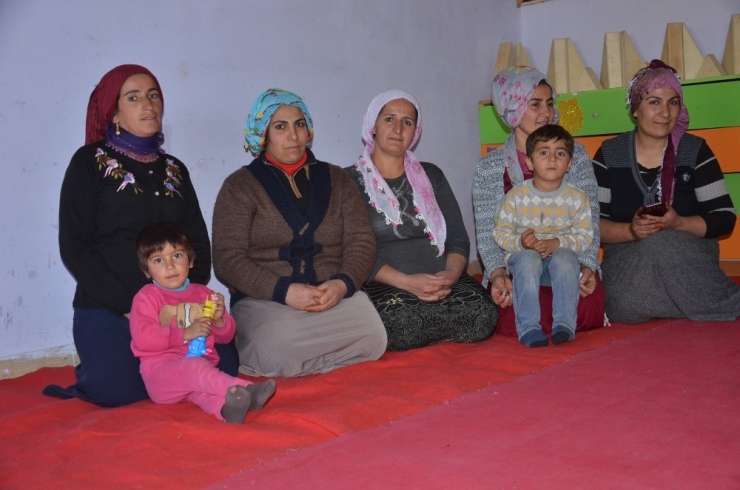 Cefakar Öğretmen Adayı, Anasınıfının Açılmasını Bekliyor