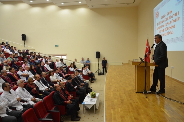 Hrü’de Doktor Adayları Beyaz Önlük Giydi