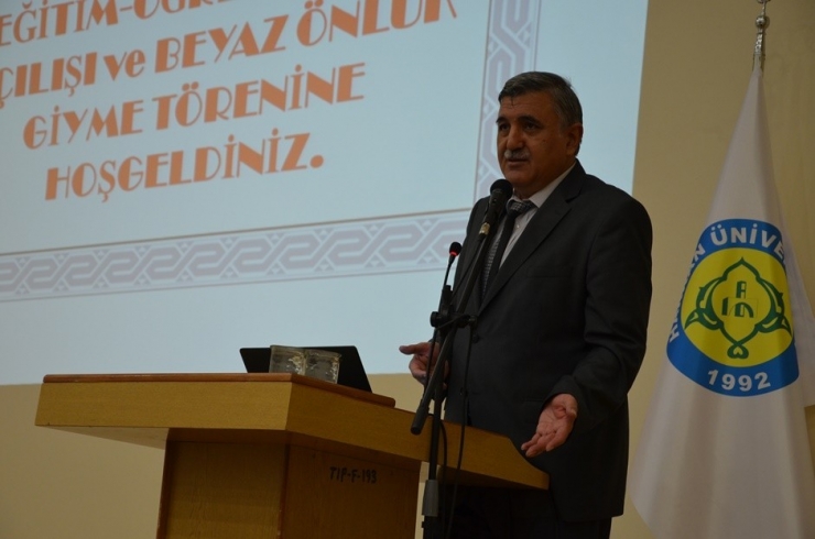 Hrü’de Doktor Adayları Beyaz Önlük Giydi