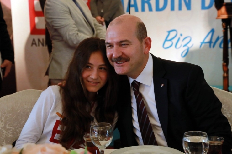 Bakan Soylu Mardin’den Gelen Çocuklarla Buluştu
