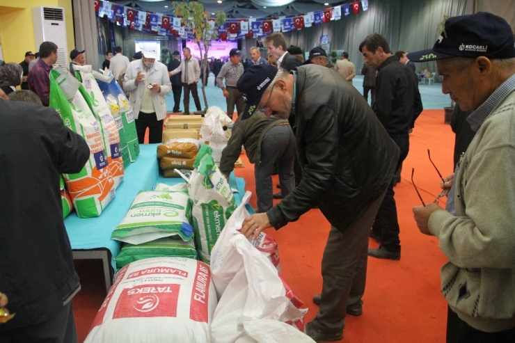 2 Bin Çifçiye 2 Bin 500 Ton Tohum Dağıtıldı