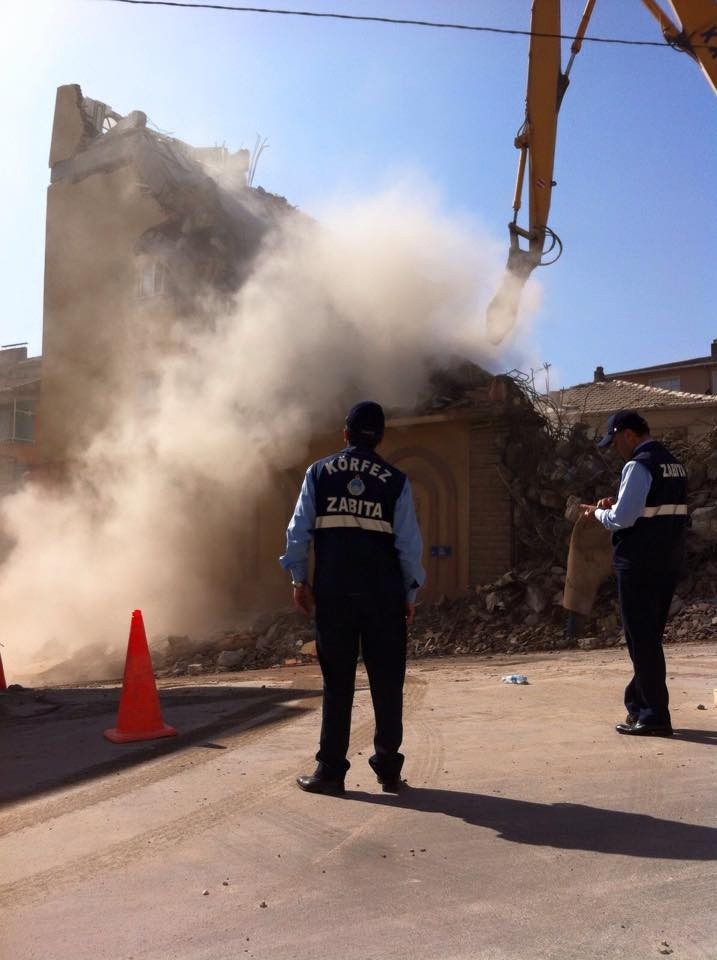 Kuş Yuvası İçin Yıkım Durduruldu