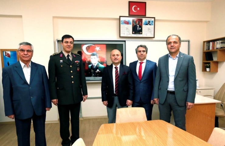 Şehidin Hatırası Kütüphanede Yaşatılacak