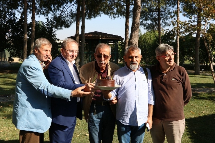 Sütler El Değmeden Sağılarak Şişeleniyor