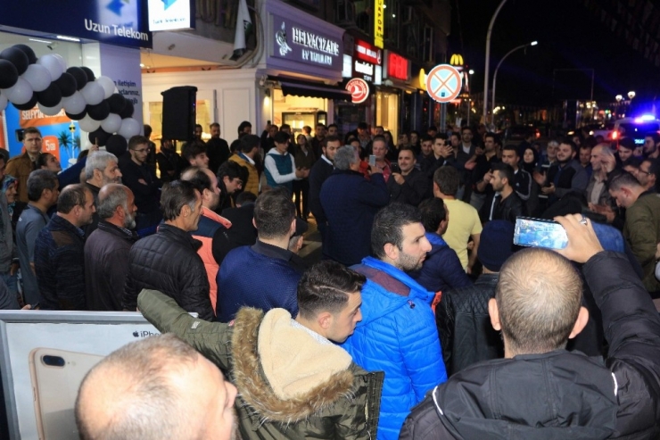 İphone 8 Trabzon’da Atma Türkü İle Satışa Sunuldu