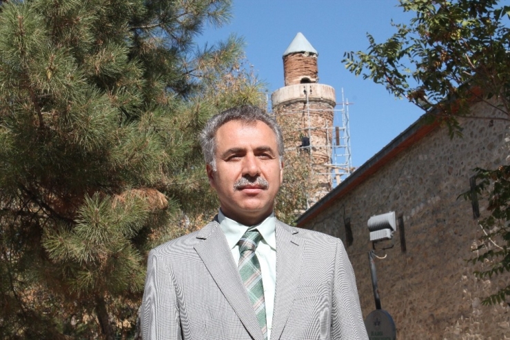 Pisa Kulesi’nden Daha Eğik Olan "Eğri Minare" Koruma Altına Alınıyor