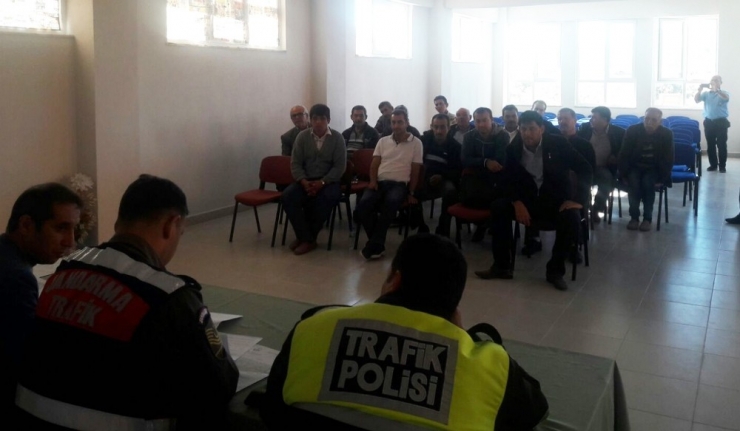 Okul Servis Şoförlerine Seminer