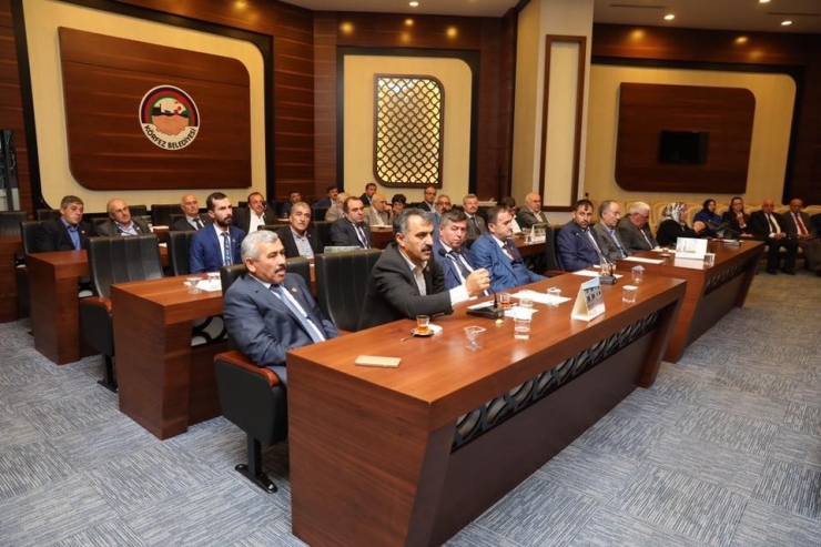 Muhtarlarla Bir Araya Gelen Başkan Barna: