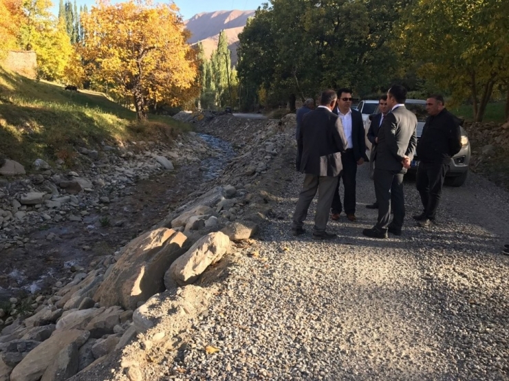 Kaymakam Özcan, Dere Islah Çalışmalarını İnceledi