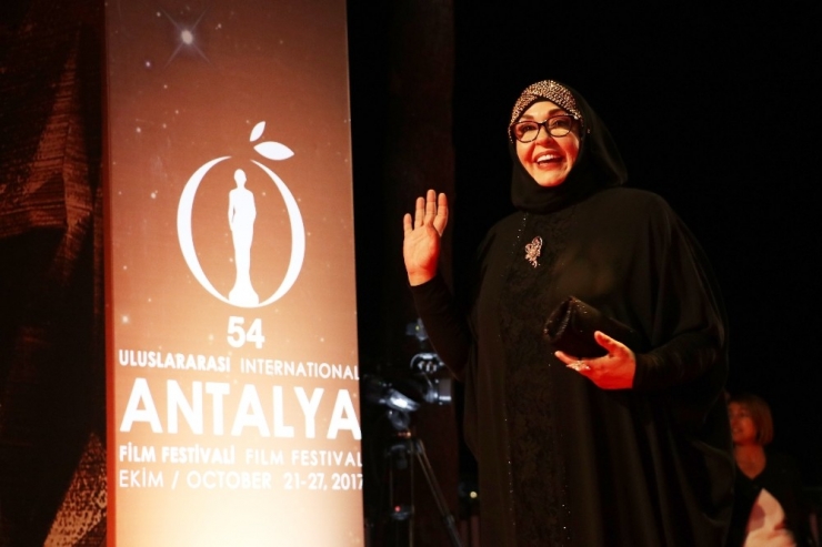 54. Uluslararası Antalya Film Festivali Kırmızı Halı Geçişiyle Başladı