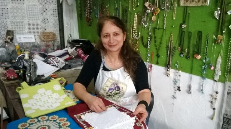 Eski Eşyalara Hayat Veriyor