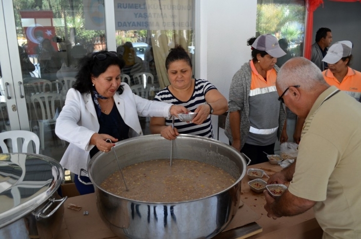 Didimliler Kendi Derneklerinin Aşure Gününde Bir Araya Geldi