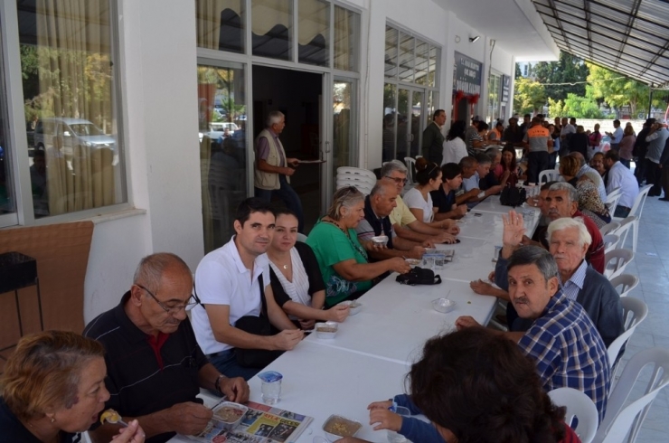 Didimliler Kendi Derneklerinin Aşure Gününde Bir Araya Geldi