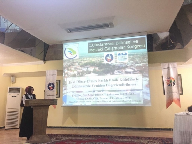 Öğrenciler Düzce Ve Konuralp Tarihi Evlerini Uluslararası Sempozyumda Anlattılar