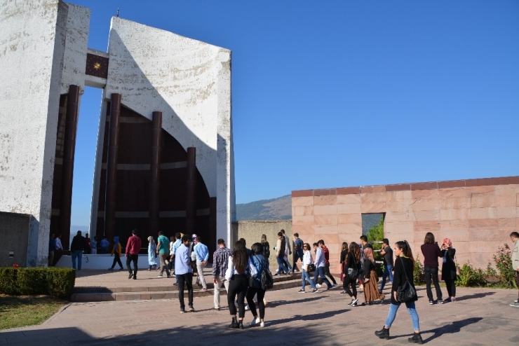 Gençlik Zeytinin Başkentinde Buluştu