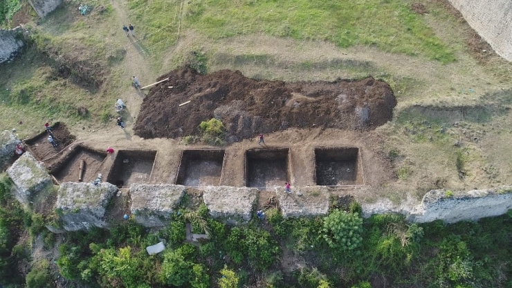 Akçakale Kalesi Gün Yüzüne Çıkartılıyor