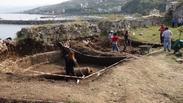 Akçakale Kalesi Gün Yüzüne Çıkartılıyor