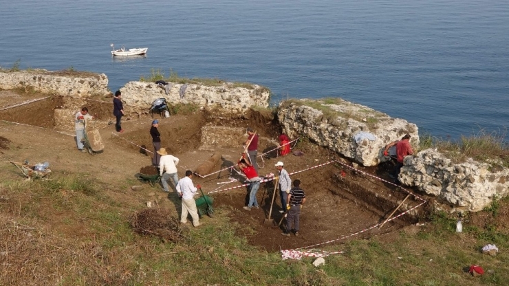Akçakale Kalesi Gün Yüzüne Çıkartılıyor
